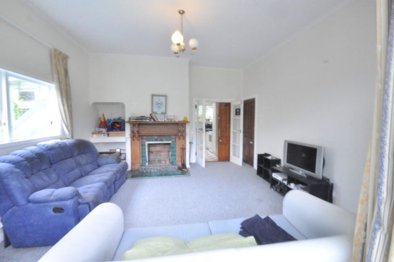 Photo of property in 140 Glenmore Street, Northland, Wellington, 6012