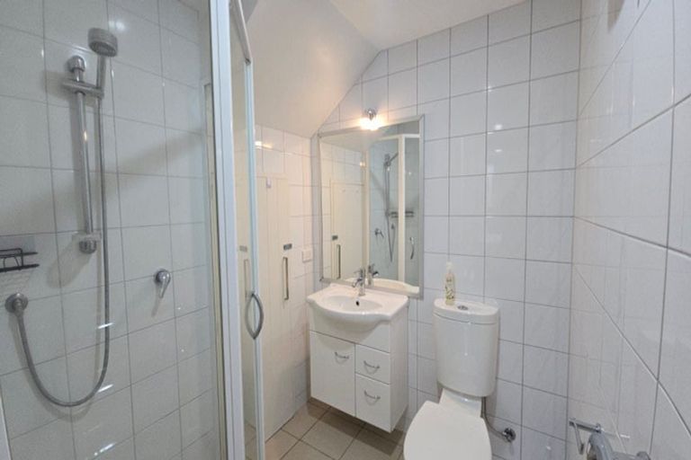 Photo of property in Arno Apartment, 11/8 Mckerrow Place, Sunshine Bay, Queenstown, 9300