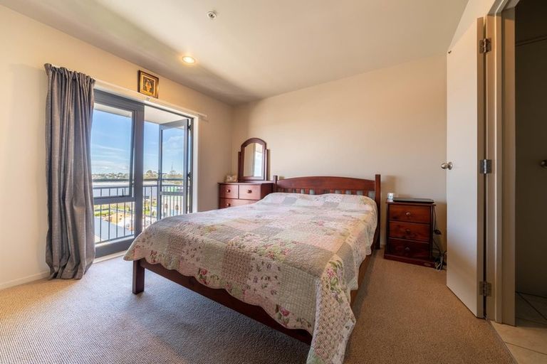Photo of property in 5n/10 Crown Lynn Place, New Lynn, Auckland, 0600