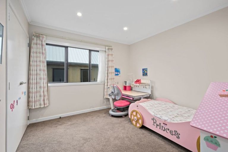 Photo of property in 14 Sacred Kingfisher Road, Hobsonville, Auckland, 0616