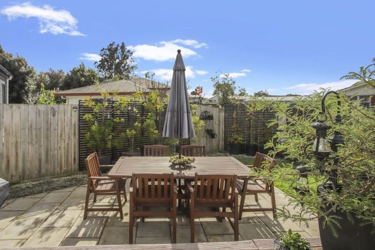 Photo of property in 10 Ararata Lane, Mangere Bridge, Auckland, 2022