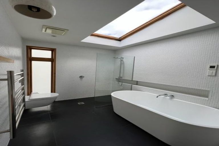 Photo of property in 49 Cleveland Street, Edgeware, Christchurch, 8013