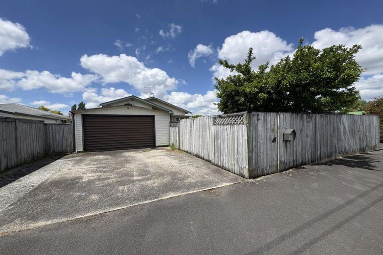 Photo of property in 16 Braid Road, St Andrews, Hamilton, 3200