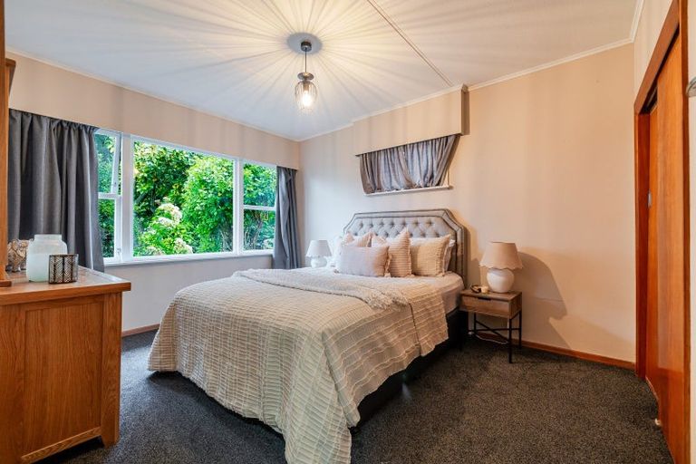 Photo of property in 86 Wikiriwhi Crescent, Awapuni, Palmerston North, 4412