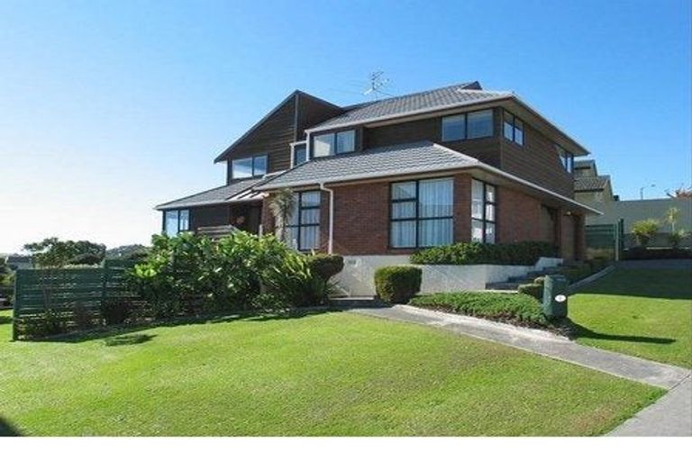 Photo of property in 33 Halladale Road, Papakowhai, Porirua, 5024
