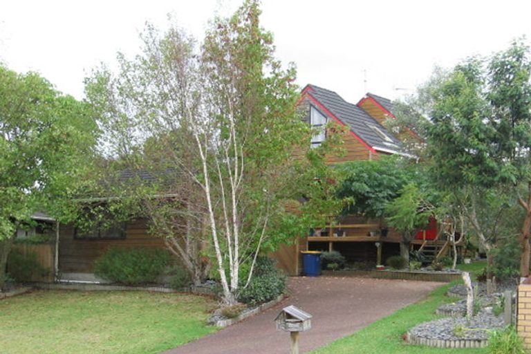 Photo of property in 35 Petrel Place, Massey, Auckland, 0614