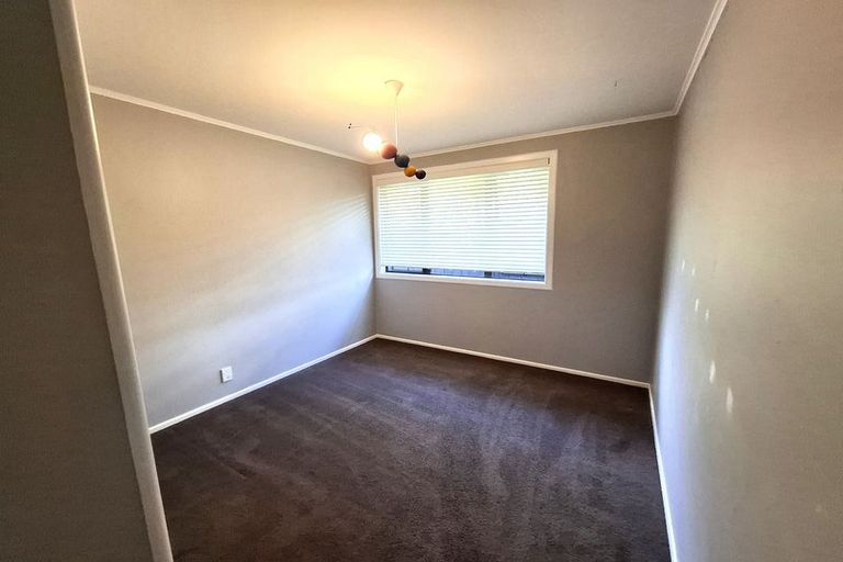 Photo of property in 22a Kirrie Avenue, Te Atatu South, Auckland, 0610