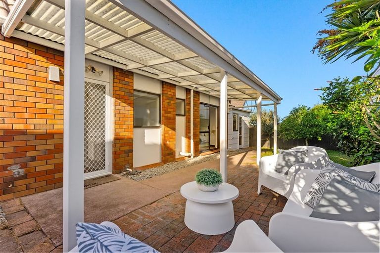 Photo of property in 3/5a Tobruk Crescent, Milford, Auckland, 0620