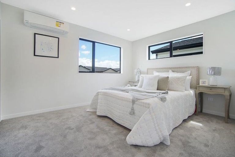 Photo of property in 14 Laquinta Place, Flat Bush, Auckland, 2019