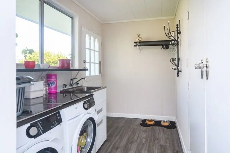 Photo of property in 17 Anaru Place, Awapuni, Palmerston North, 4412