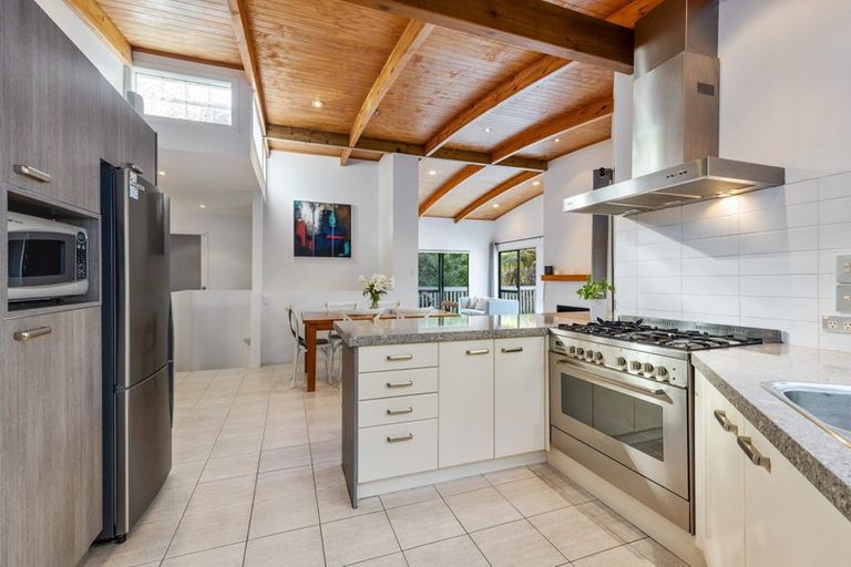 Photo of property in 4/9a Melandra Road, Stanmore Bay, Whangaparaoa, 0932