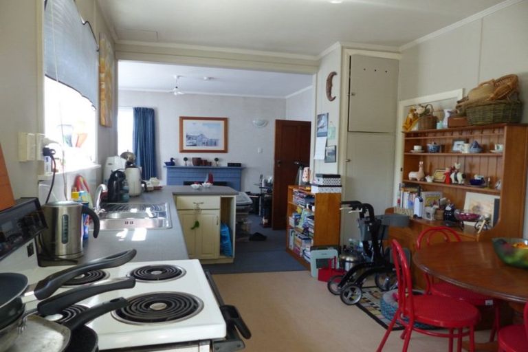 Photo of property in 1 Edinburgh Street, Waimate, 7924