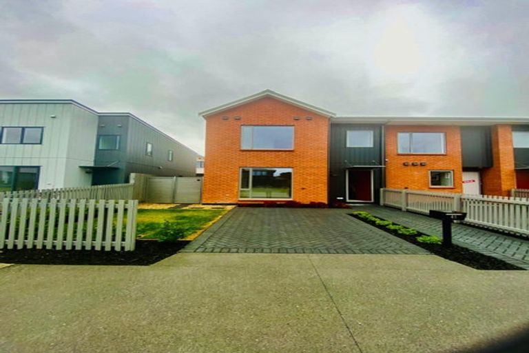 Photo of property in 41 Oyster Drive, Whenuapai, 0618
