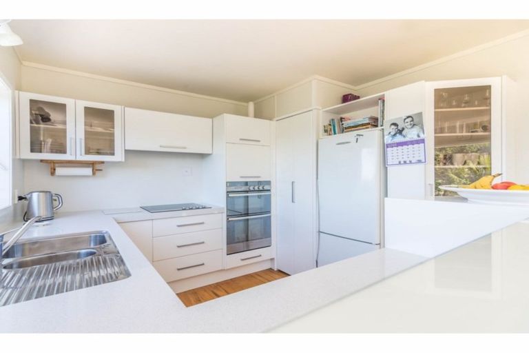Photo of property in 177 Woodlands Park Road, Titirangi, Auckland, 0604