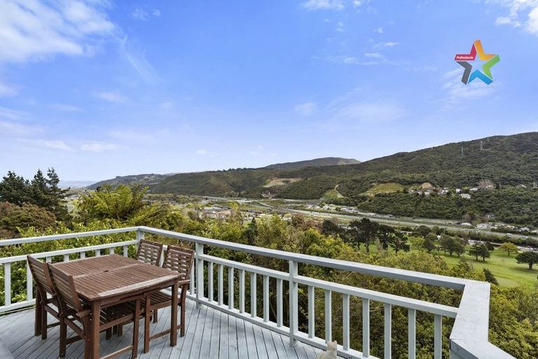 Photo of property in 33 Kingsley Street, Stokes Valley, Lower Hutt, 5019