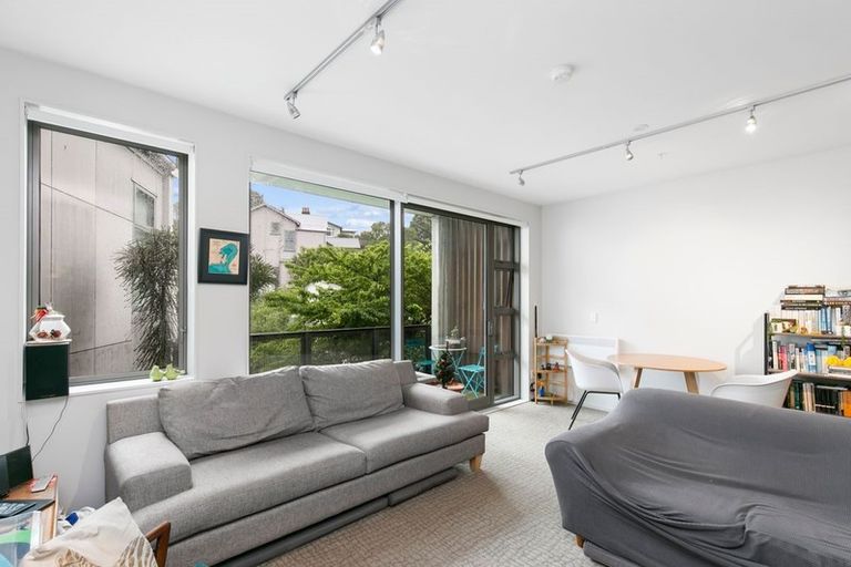 Photo of property in Masina Apartments, 204/80u Riddiford Street, Newtown, Wellington, 6021