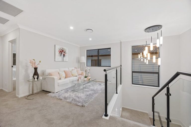 Photo of property in 2f Hughs Way, Flat Bush, Auckland, 2019
