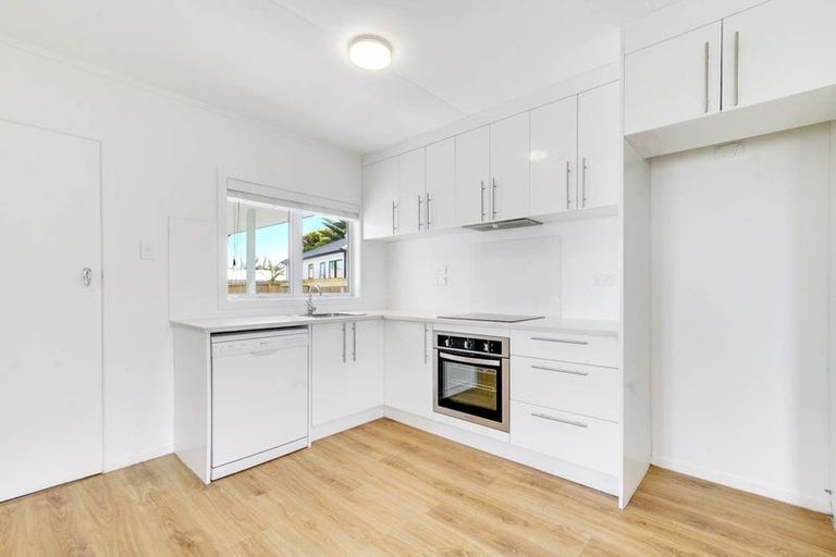 Photo of property in 73 Calthorp Close, Favona, Auckland, 2024