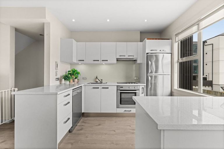 Photo of property in The Terraces, 34/9 Humber Street, Pandora, Napier, 4110