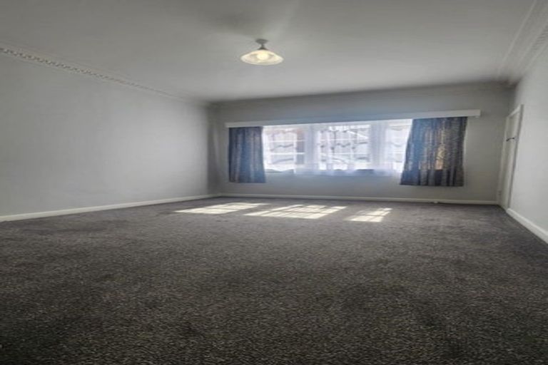 Photo of property in 2/14 Great South Road, Manurewa, Auckland, 2102