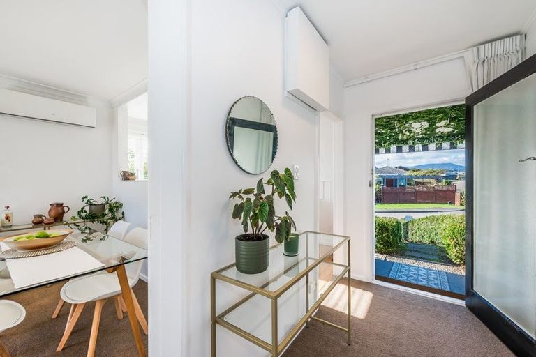 Photo of property in 118 Seaview Road, Paraparaumu Beach, Paraparaumu, 5032