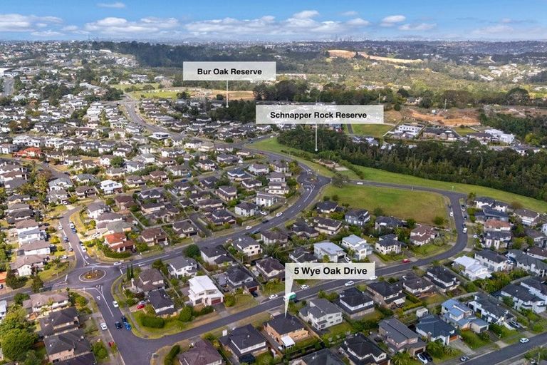 Photo of property in 5 Wye Oak Drive, Schnapper Rock, Auckland, 0632