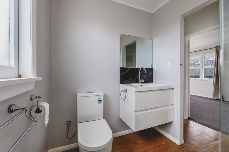 Photo of property in 74 Forest Hill Road, Henderson, Auckland, 0612