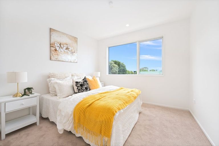 Photo of property in 80c Matipo Road, Te Atatu Peninsula, Auckland, 0610