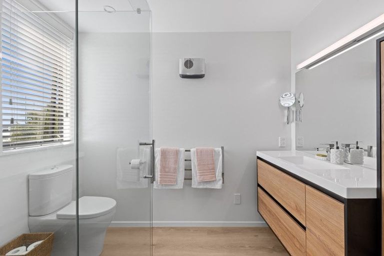 Photo of property in 2 Te Wairewa Street, Pegasus, 7612