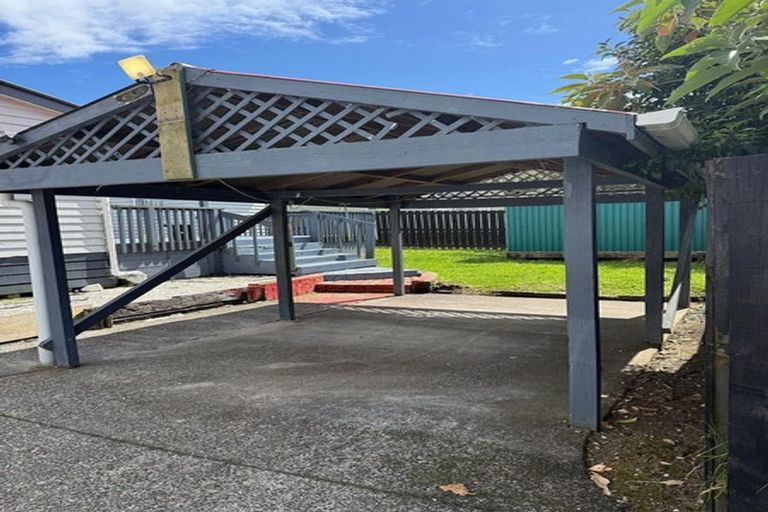 Photo of property in 2/18 Tahi Terrace, Glen Eden, Auckland, 0602