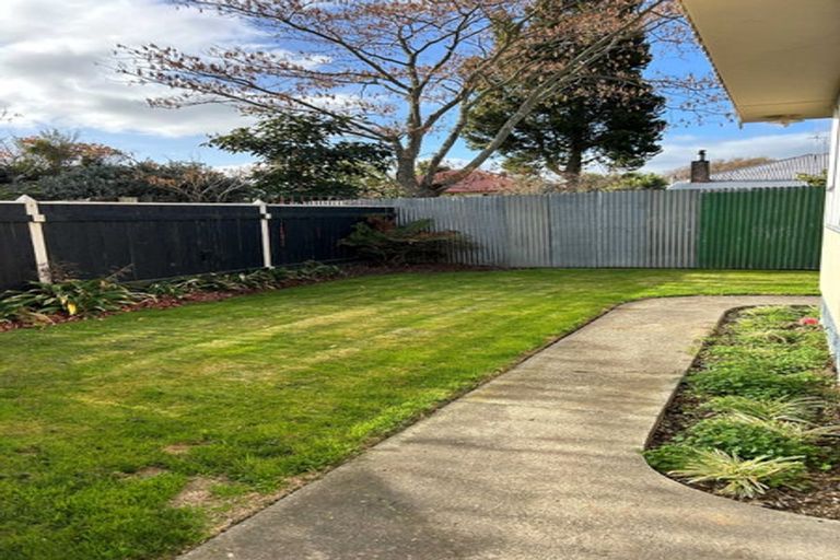 Photo of property in 41 Milverton Avenue, Hokowhitu, Palmerston North, 4410