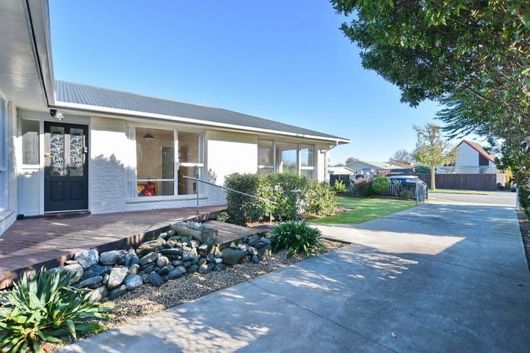 Photo of property in 32 Ashwood Street, Parklands, Christchurch, 8083