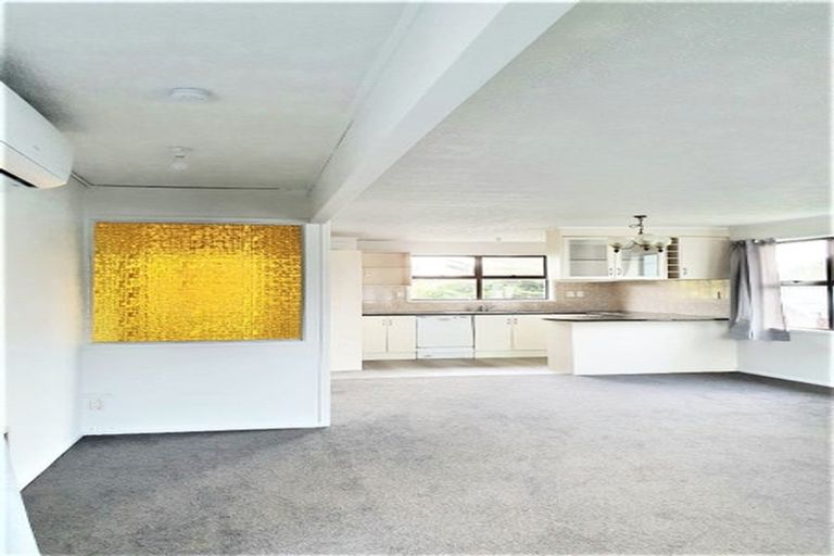 Photo of property in 19 Glen Norman Avenue, Henderson, Auckland, 0610