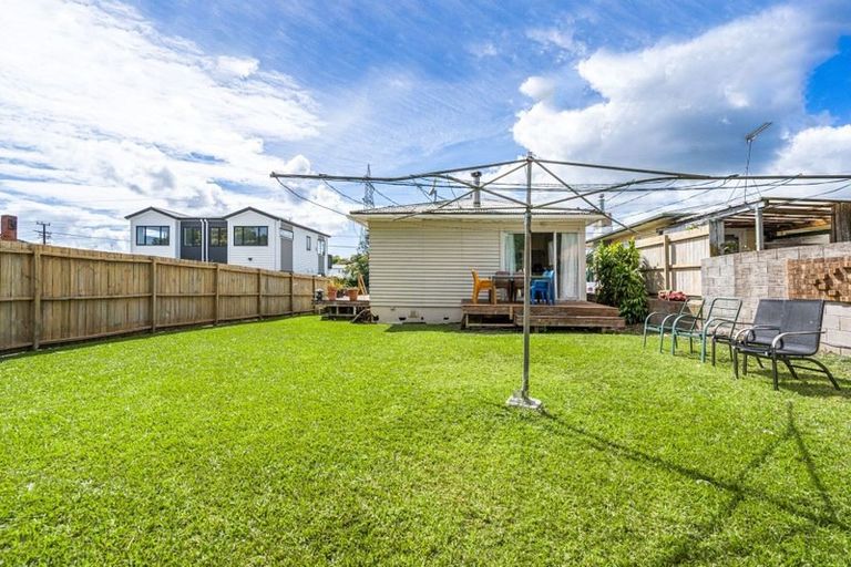 Photo of property in 145 Portage Road, New Lynn, Auckland, 0600