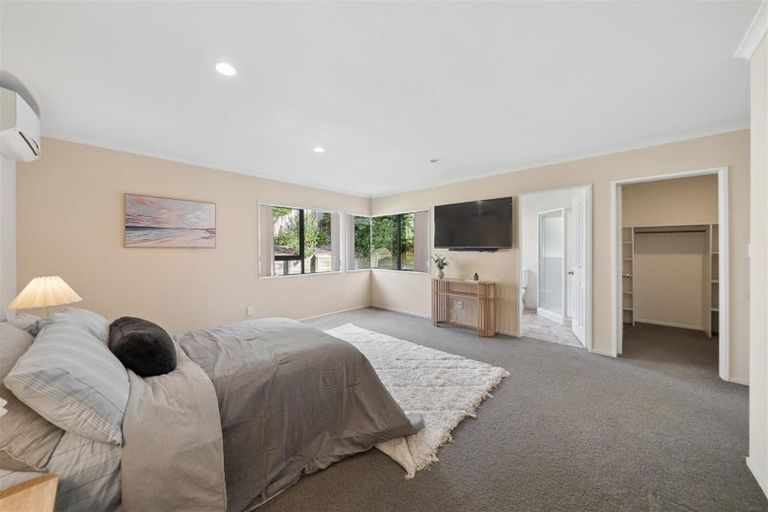 Photo of property in 23 Amesbury Drive, Churton Park, Wellington, 6037