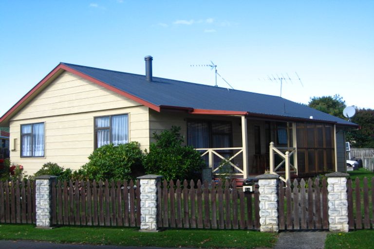 Photo of property in 24 Cedar Crescent, Mosgiel, 9024