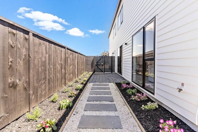Photo of property in 92 Huanui Drive, Wainui, 0992