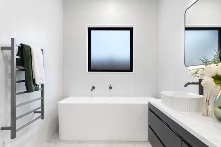 Photo of property in 32 Streamview Way, Long Bay, 0792