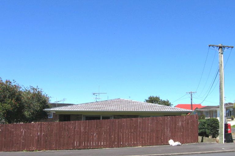 Photo of property in 3/162 Onewa Road, Northcote, Auckland, 0627