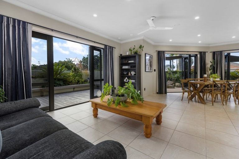 Photo of property in 2 Santa Monica Drive, Papamoa Beach, Papamoa, 3118