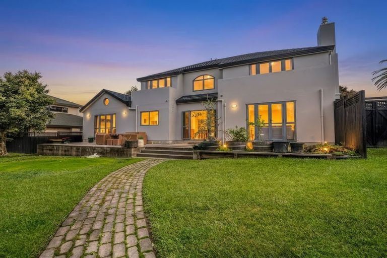 Photo of property in 3 San Ambrosio Rise, Henderson, Auckland, 0612