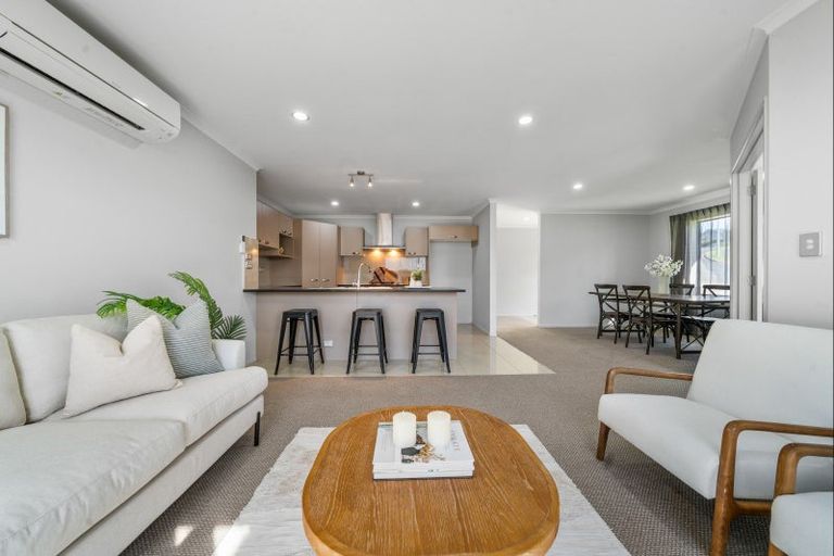 Photo of property in 4 Frederick Place, Whalers Gate, New Plymouth, 4310