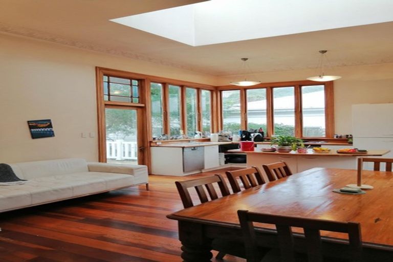 Photo of property in 133 Eden Street, Island Bay, Wellington, 6023