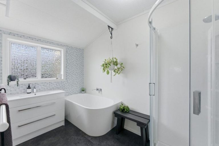 Photo of property in 327 Carrington Street, Vogeltown, New Plymouth, 4310