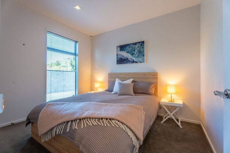 Photo of property in 2/64 Holly Road, St Albans, Christchurch, 8014