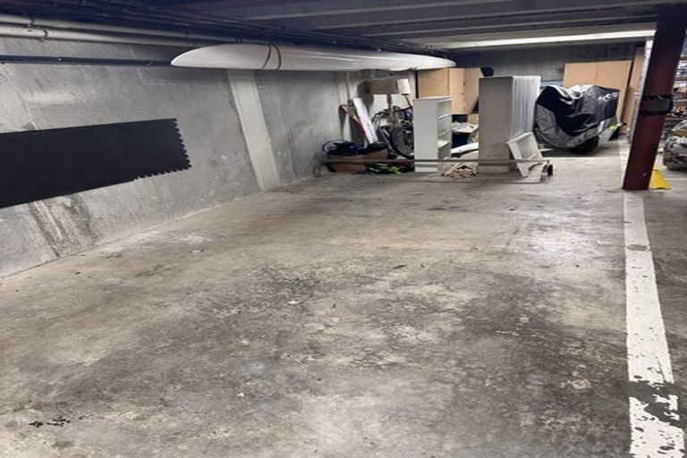 Photo of property in 2a/22 Telford Terrace, Oriental Bay, Wellington, 6011