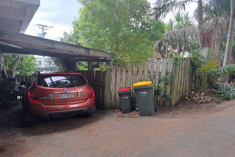 Photo of property in 1/34 Stanley Road, Glenfield, Auckland, 0629