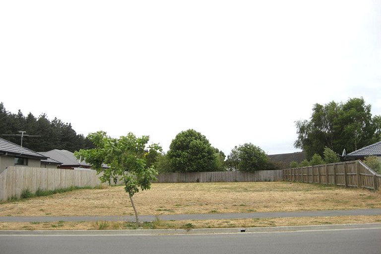 Photo of property in 28 Kohi Drive, Parklands, Christchurch, 8083