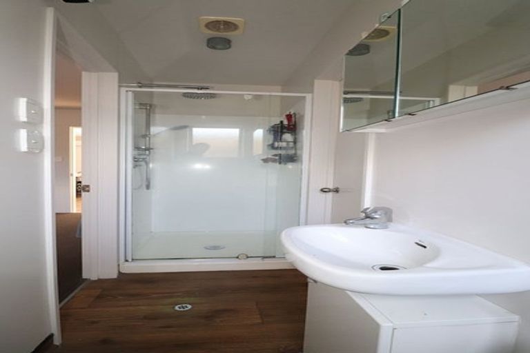 Photo of property in 5b Paeroa Street, Riccarton, Christchurch, 8041