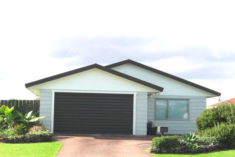 Photo of property in 1e Hindmarsh Street, Henderson, Auckland, 0612